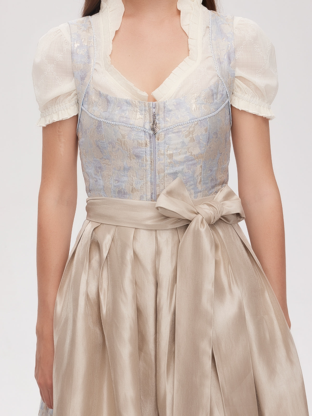 Dark red Ehrener Dirndl - The perfect choice for every occasion and dirndl for sale tips